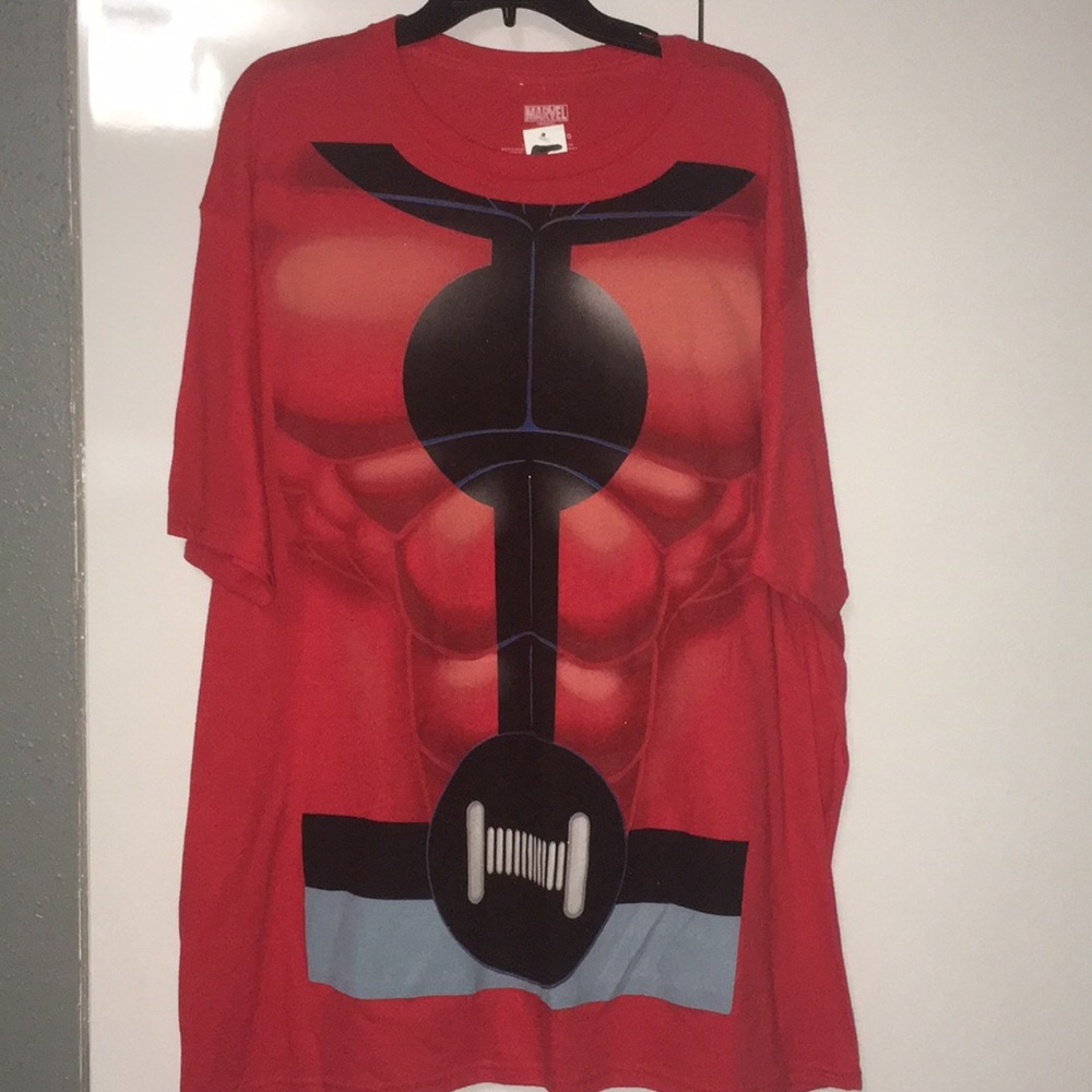 NWT 🤪MARVEL ANT  MAN T-SHIRT
